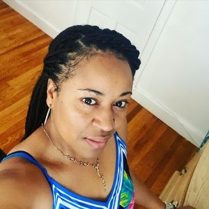 Meet your Posher, Monique